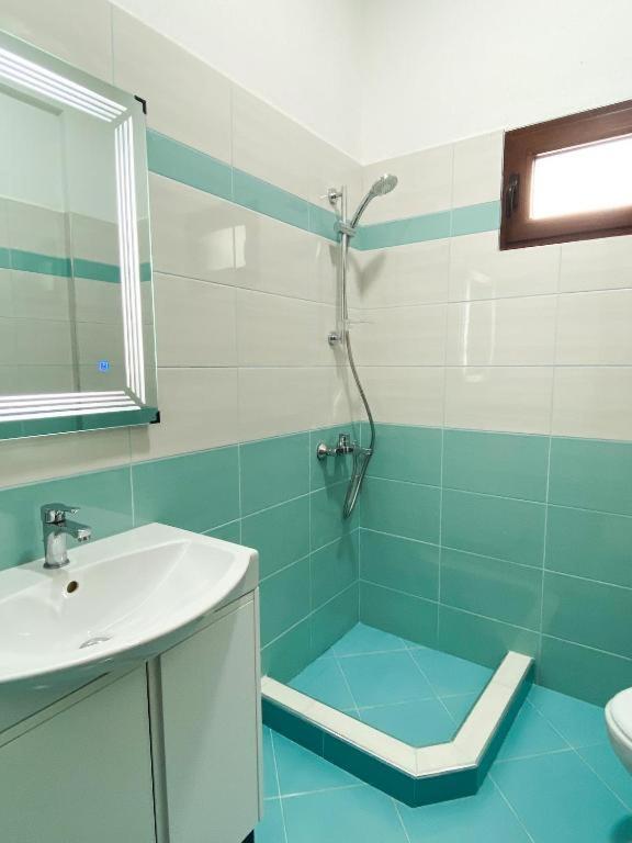 Family Apartments Himara Bagian luar foto